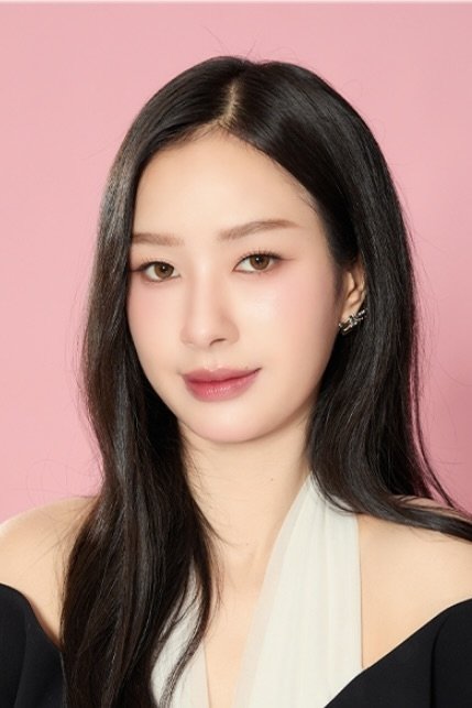 Who Is Pansa Vosbein? A Look At The Life Of Thai Star Pansa Vosbein